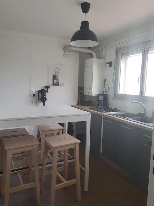 Appartement Calme 3 Chambres Avec Lit Double Wifi - Parking Facile Vandoeuvre-les-Nancy Exterior photo